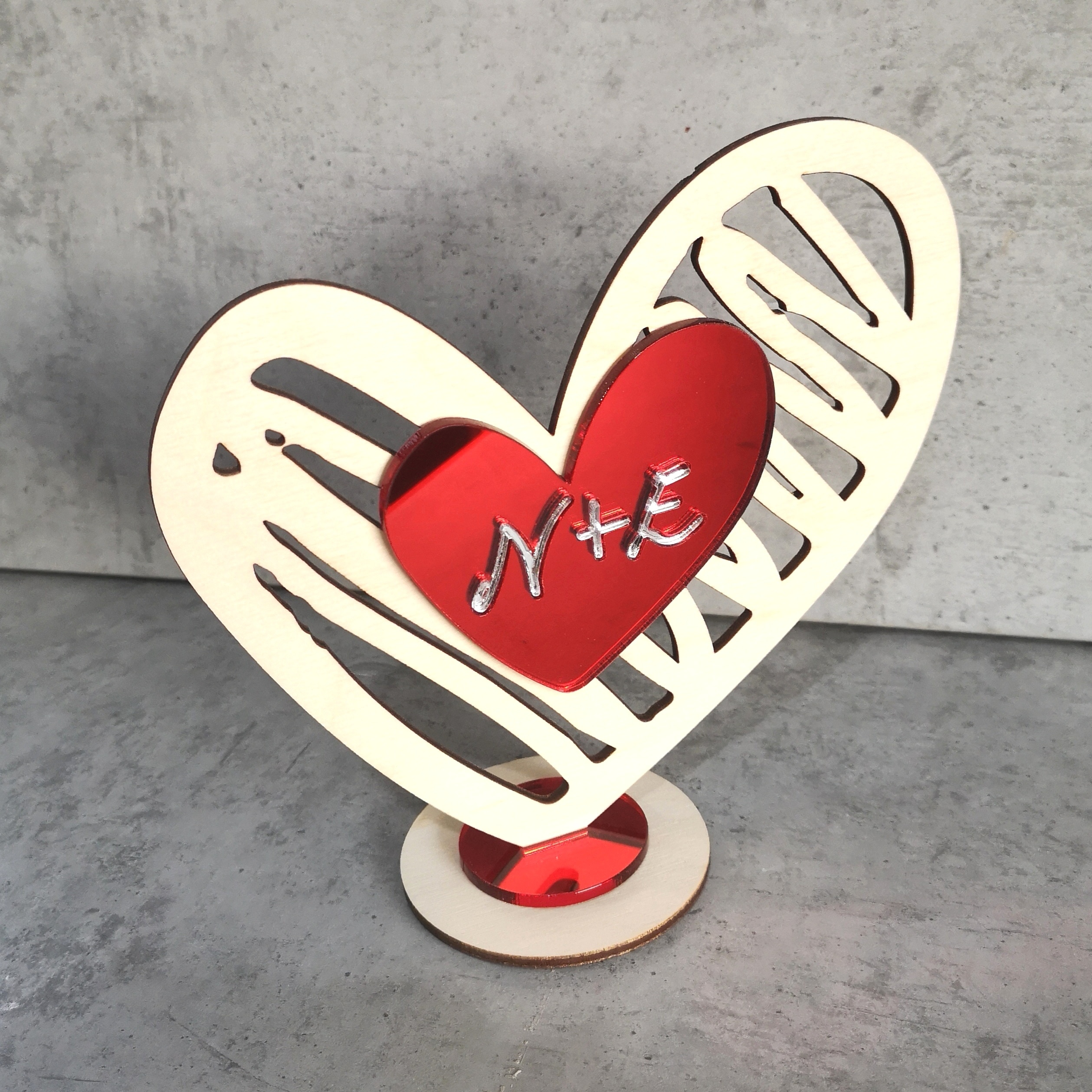 Ξύλινο Προσωποποιημένο Διακοσμητικό Καρδιά Με Βάση